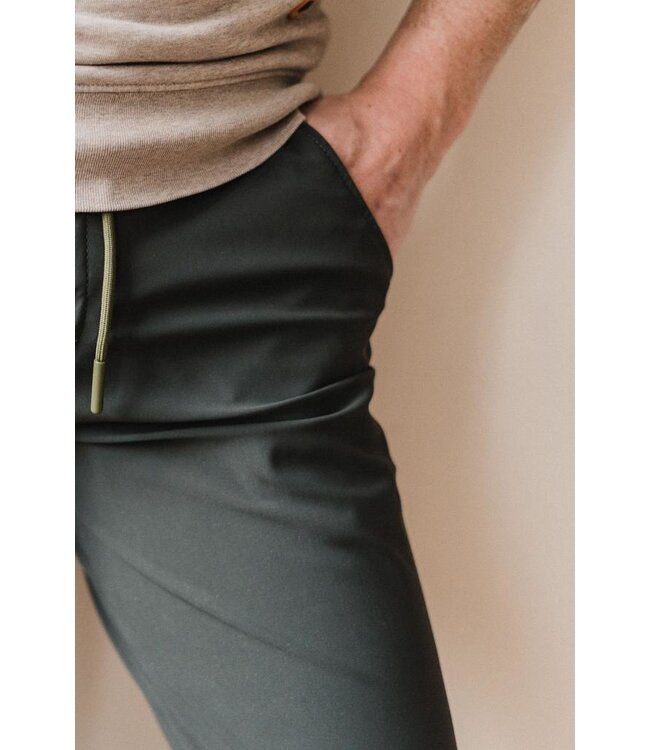 slim fit travel chino groen