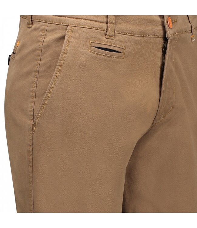 slim fit essentials chino camel