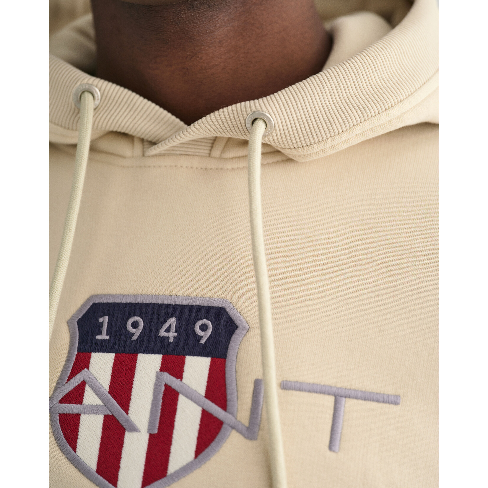 GANT archive shield hoodie beige