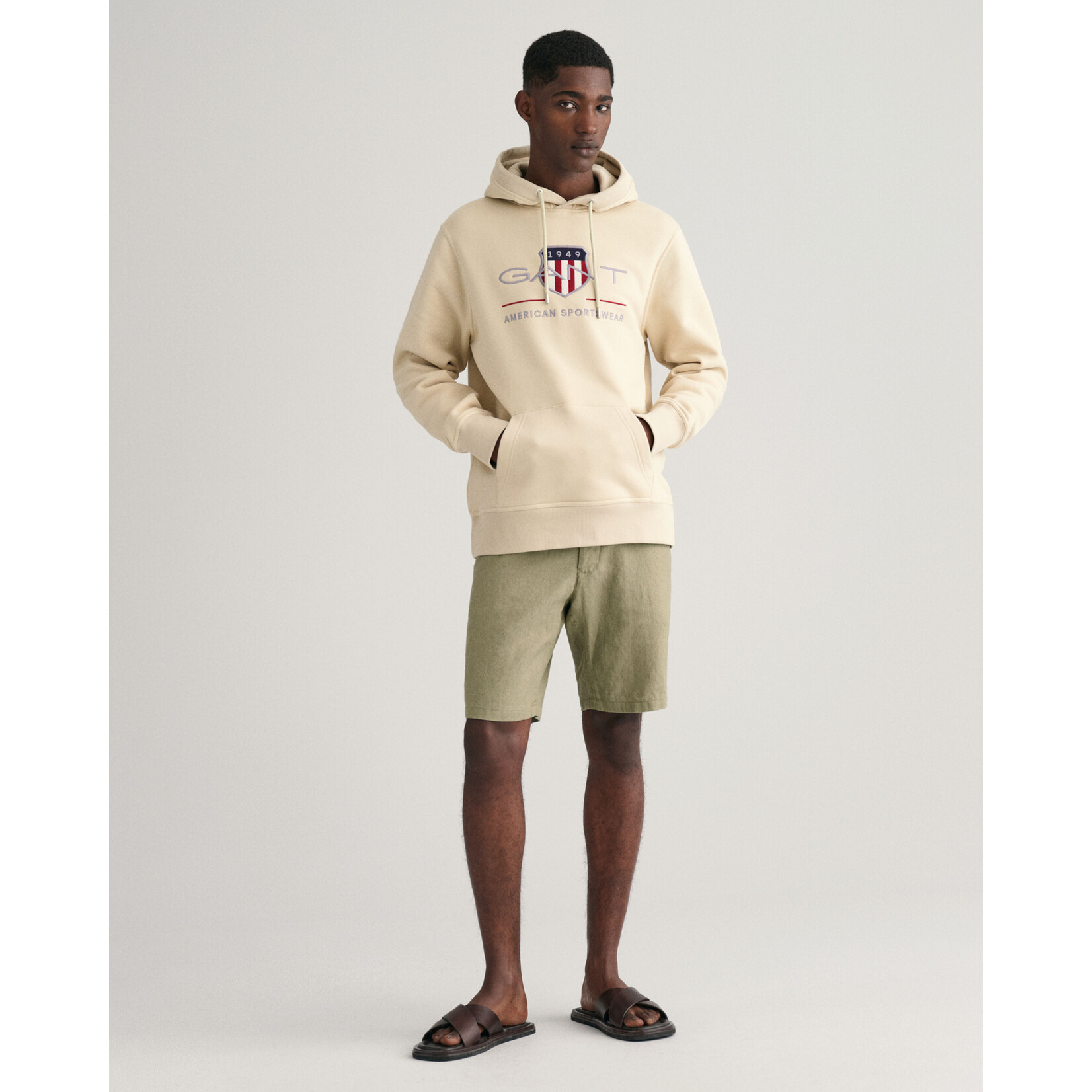 GANT archive shield hoodie beige