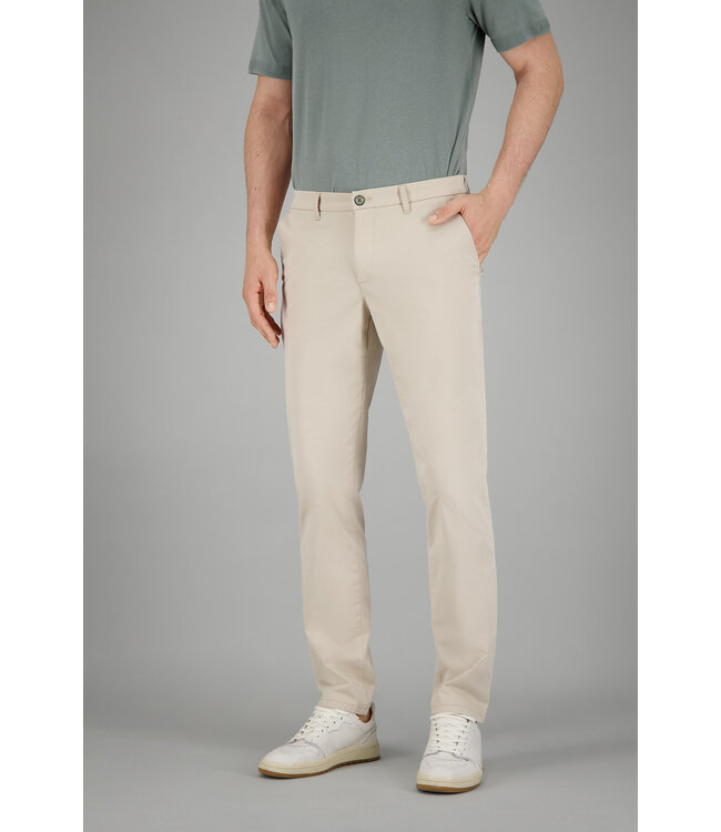 Bobby modern fit zomer chino kit