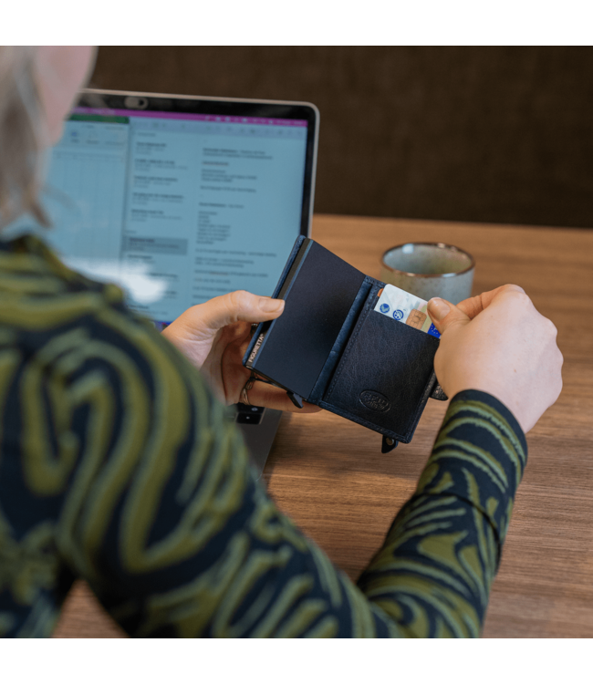 leren pashouder Prague marine