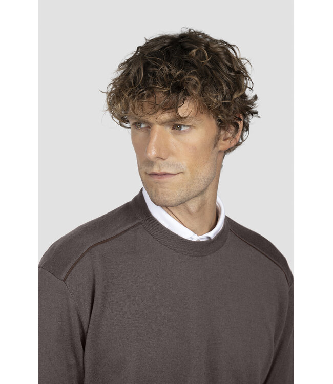 ronde hals trui bruin