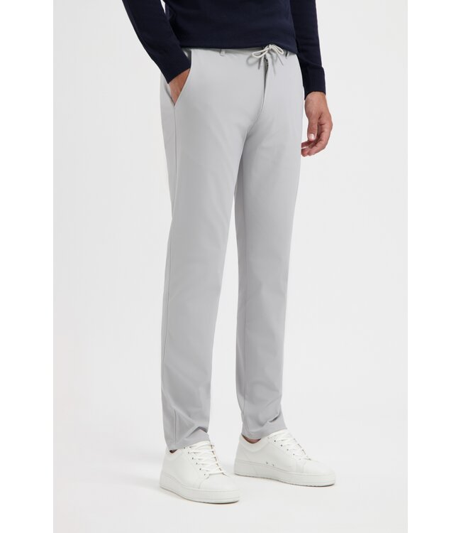 sensitive travel chino light grey