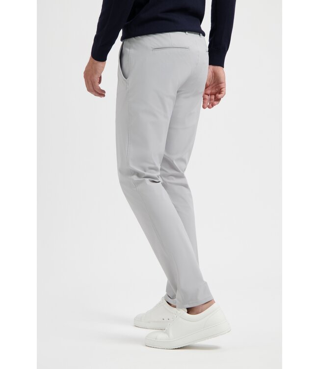 sensitive travel chino light grey