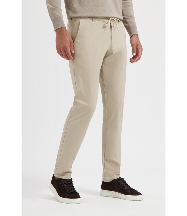 sensitive travel chino light sand