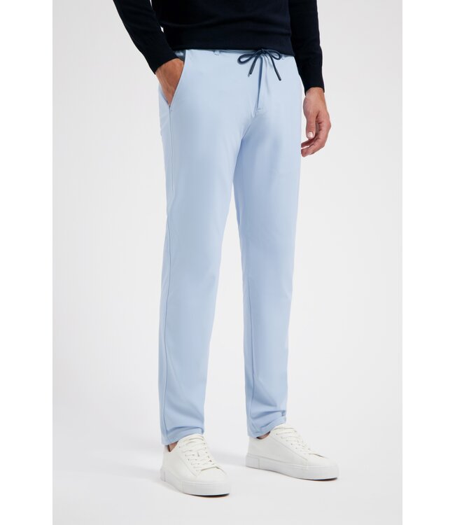 sensitive travel chino light blue