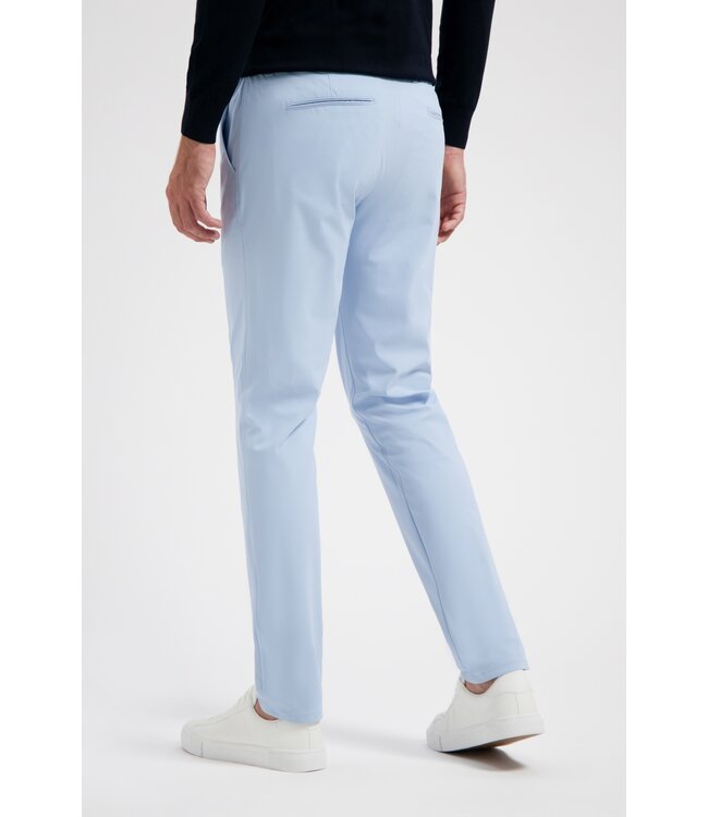 sensitive travel chino light blue