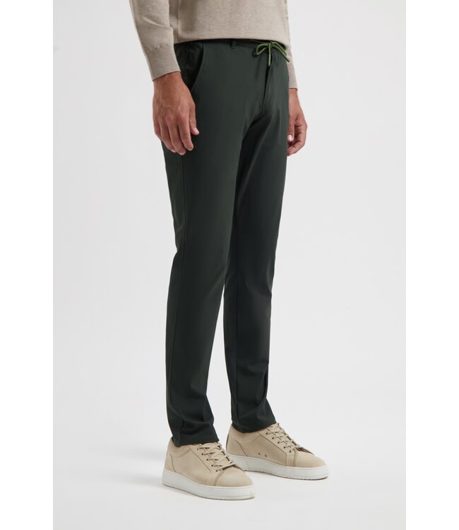 sensitive travel chino dark green