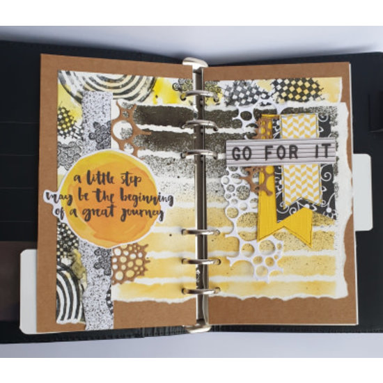 DDBD Dutch Doobadoo Mask Stencil Grunge Strip 16,3x14,8 cm.