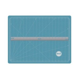 We R Memory Keepers Magnetic Cutting Mat & Ruler