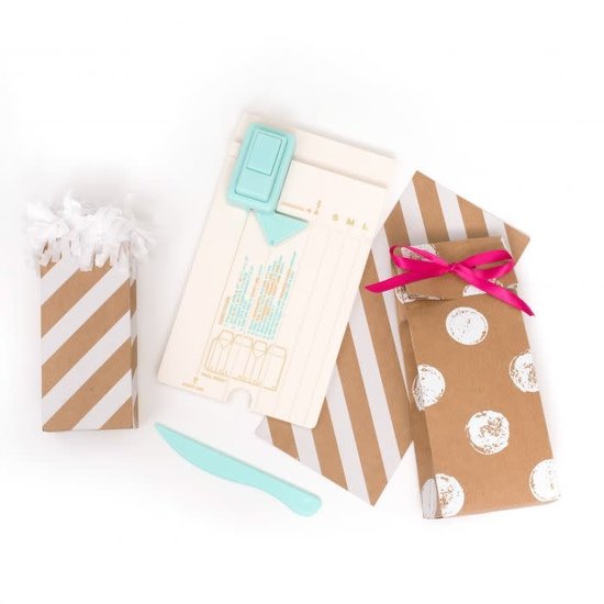 We R Memory Keepers We R Memory Keepers Gift Bag Punch Board