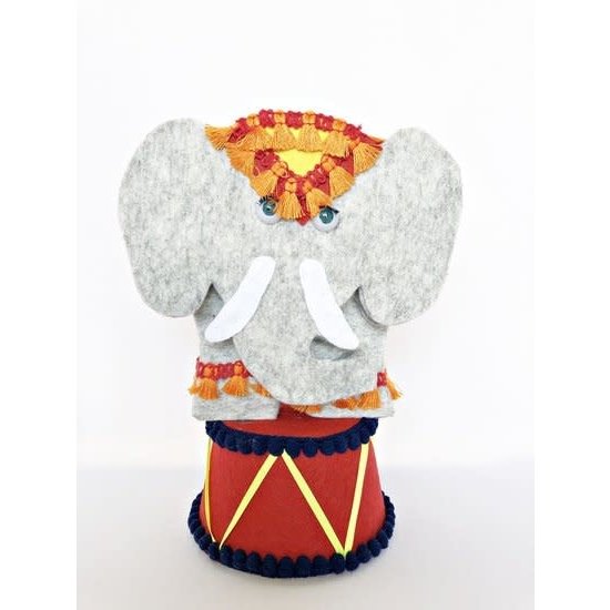 CREA Piepschuim Circus Olifant met Podium exclusief decoratiematerialen