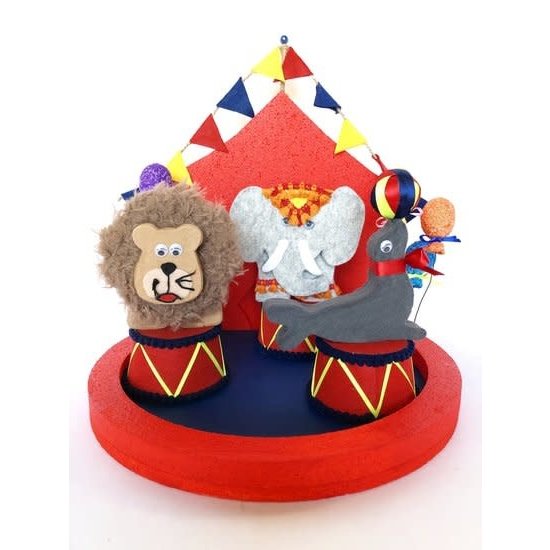 CREA Piepschuim Circus Olifant met Podium exclusief decoratiematerialen