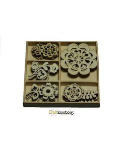 Houten ornamenten Folk flowers doosje 10,5 x 10,5 cm. 25 pcs .