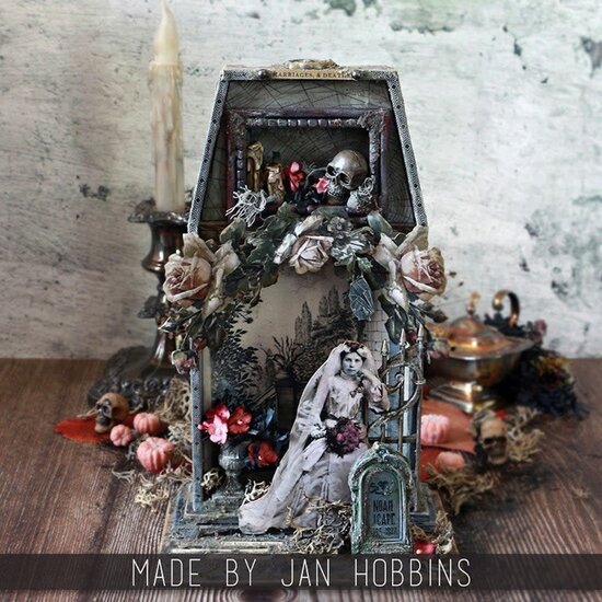 Tim Holtz Tim Holtz Idea-Ology Halloween Vignette Arched Shrine