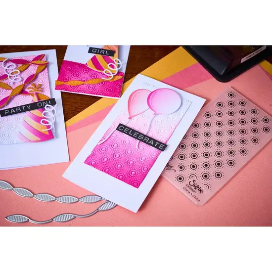 Sizzix Sizzix Tim Holtz Embossing Folder en Thinlits Die Set Celebrate 9pcs