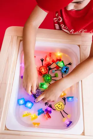 Glo pals Glo pals | Light up cubes 4 stuks | Blair