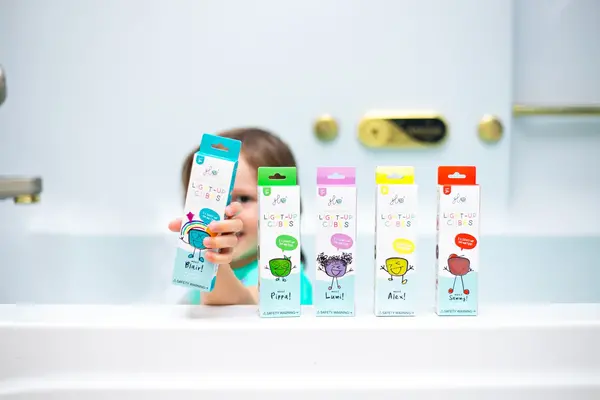 Glo pals Glo pals | Light up cubes 4 stuks | Sammy Glo pals Glo pals | Light up cubes 4 stuks | Sammy