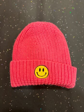 Atelier Pomme Atelier Pomme | ROCK THAT BEANIE - BLOWY BUBBLEGUM | SMILEY | 3-8Y Atelier Pomme Atelier Pomme | ROCK THAT BEANIE - BLOWY BUBBLEGUM | SMILEY | 3-8Y
