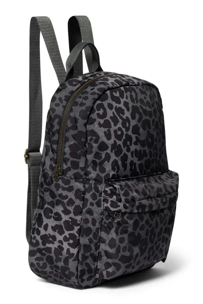 Studio Noos Studio Noos | Antra Leopard Puffy | Midi Backpack with front pocket Studio Noos Studio Noos | Antra Leopard Puffy | Midi Backpack with front pocket