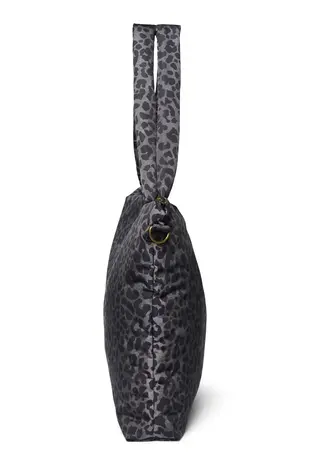 Studio Noos Studio Noos | Antra Leopard Puffy Diaper Bag Studio Noos Studio Noos | Antra Leopard Puffy Diaper Bag