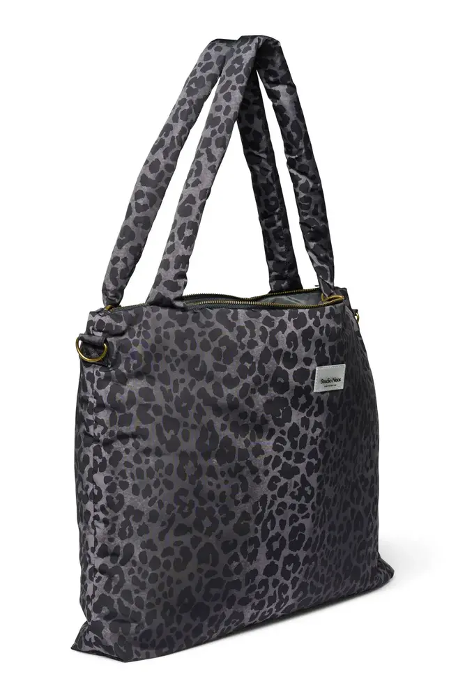Studio Noos Studio Noos | Antra Leopard Puffy Diaper Bag Studio Noos Studio Noos | Antra Leopard Puffy Diaper Bag