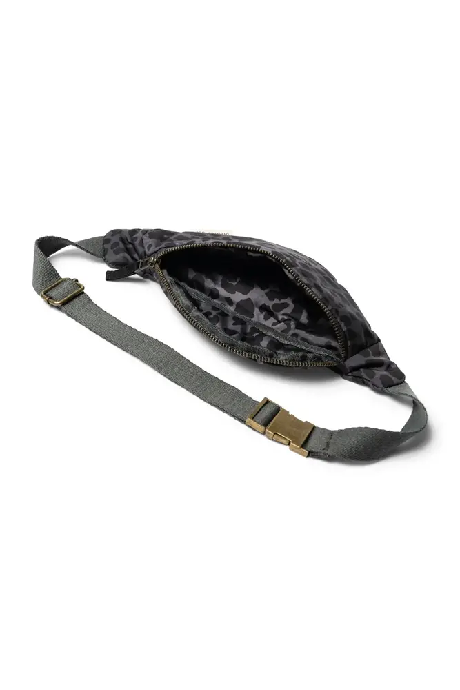 Studio Noos Studio Noos | Antra Leopard Puffy Mini Fanny Pack