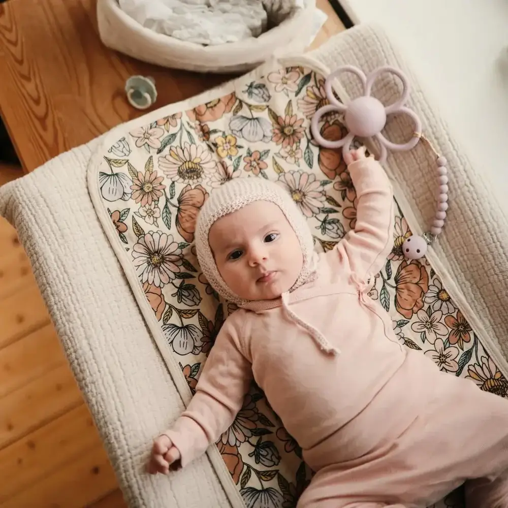 Mushie Mushie |  Rattle daisy teether | Soft Lilac Mushie Mushie |  Rattle daisy teether | Soft Lilac