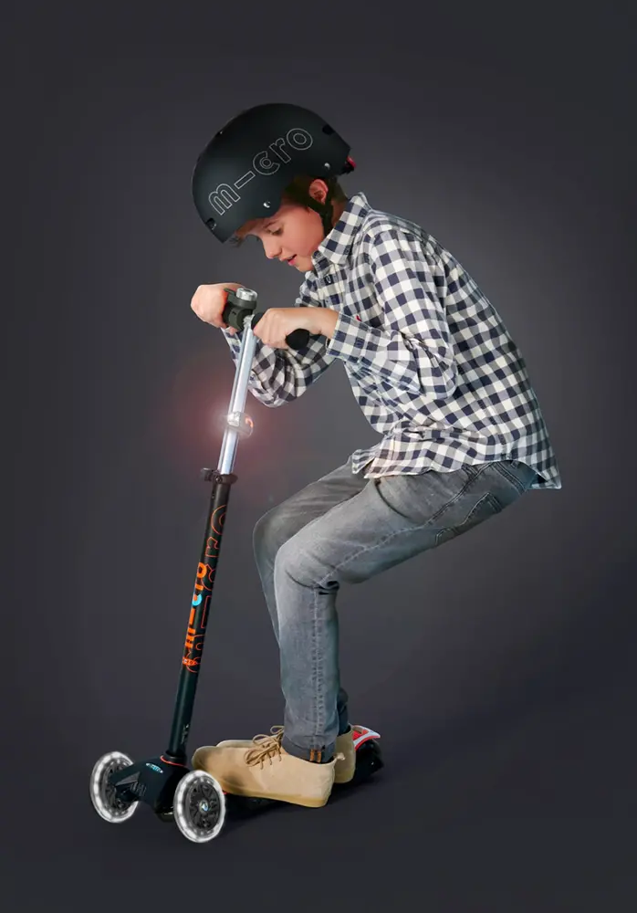 Micro Step Micro Step | Maxi Micro step Deluxe LED | Zwart/Oranje Micro Step Micro Step | Maxi Micro step Deluxe LED | Zwart/Oranje