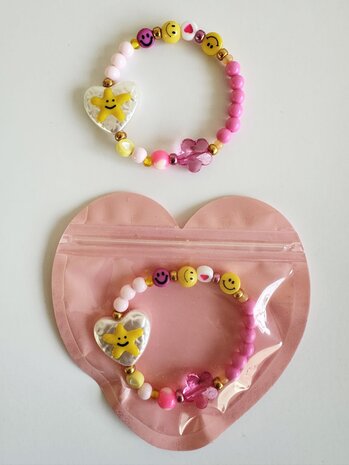 By Melo By Melo | Armbandje Smiley in hartverpakking By Melo By Melo | Armbandje Smiley in hartverpakking