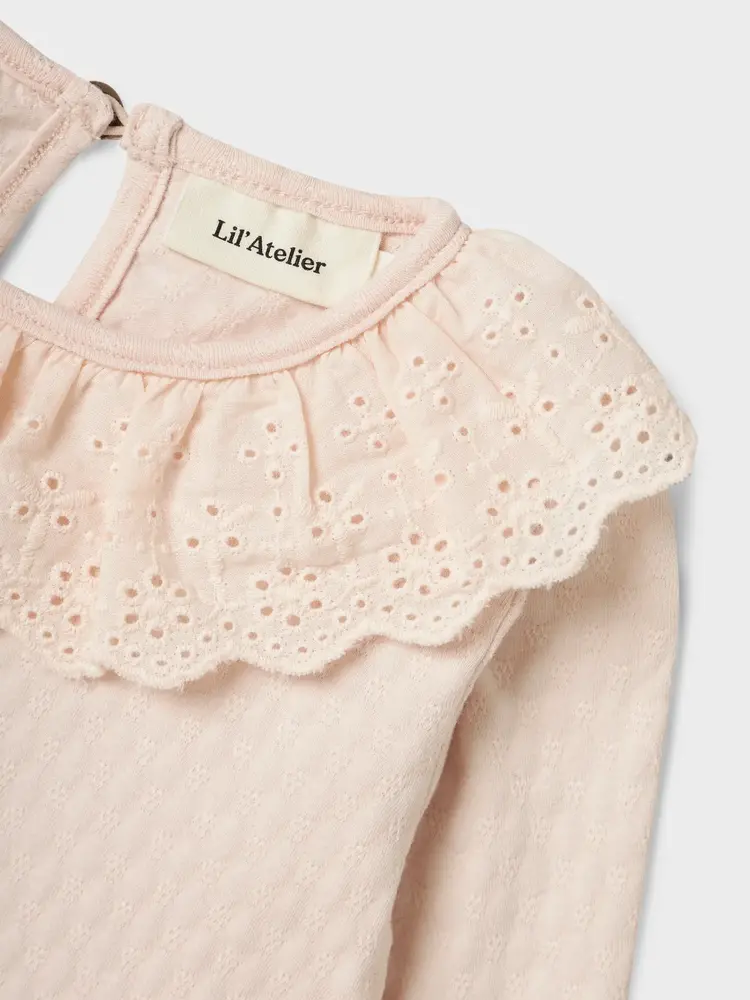 Lil ' Atelier Lil ' Atelier | NMFKIRA LS SLIM TOP LIL | Silver Peony