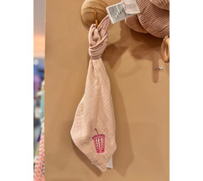 Atelier Pomme Atelier Pomme | Pacifier Cloth | Cuddle | Pinky Promise | Shake It Atelier Pomme Atelier Pomme | Pacifier Cloth | Cuddle | Pinky Promise | Shake It