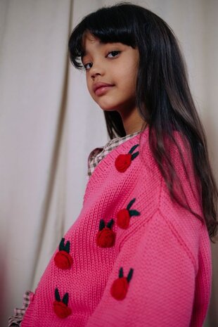 Daily Brat Daily Brat | Rosie Flower Knitted Cardigan Sweet Pink Daily Brat Daily Brat | Rosie Flower Knitted Cardigan Sweet Pink