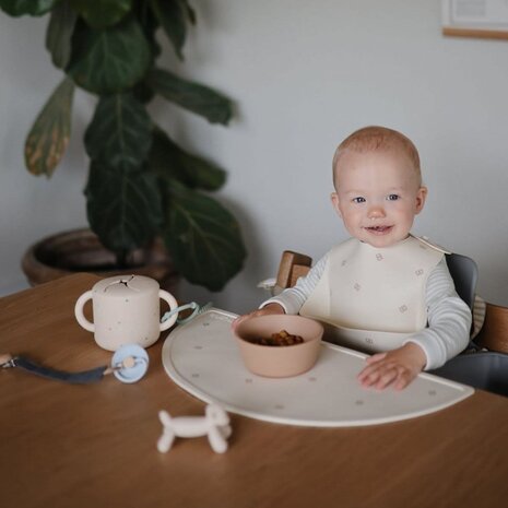 Mushie Mushie | Silicone Bib | Pretzel