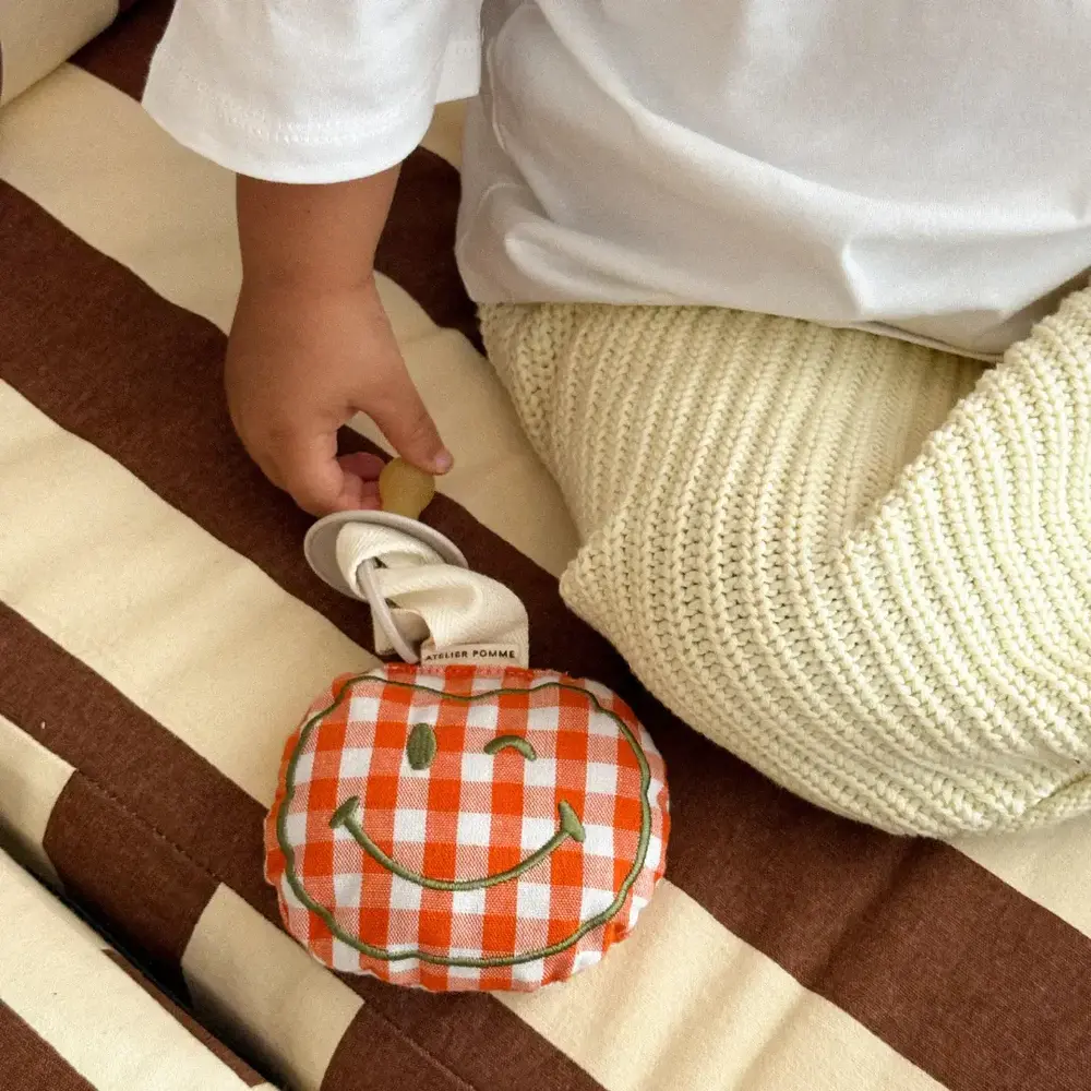 Atelier Pomme Atelier Pomme | Pacifier Cloth | Pomme | Checked Oopsie Orange