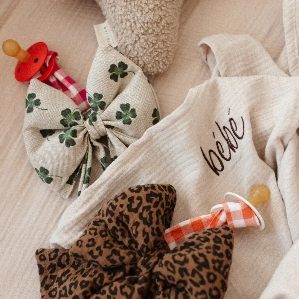 Atelier Pomme Atelier Pomme | Pacifier Cloth | Pomme | Put A Bow On It | Leopard Atelier Pomme Atelier Pomme | Pacifier Cloth | Pomme | Put A Bow On It | Leopard