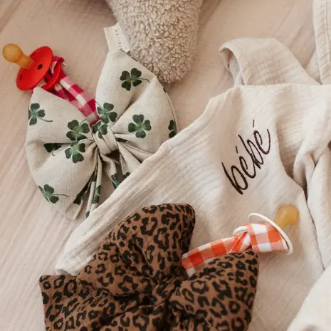 Atelier Pomme Atelier Pomme | Pacifier Cloth | Pomme | Put A Bow On It | Leopard Atelier Pomme Atelier Pomme | Pacifier Cloth | Pomme | Put A Bow On It | Leopard