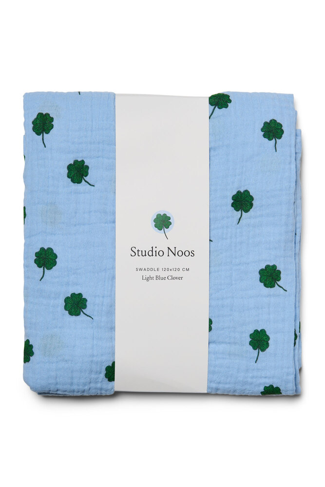 Studio Noos Studio Noos | Swaddle Print Large | Light Blue Clover