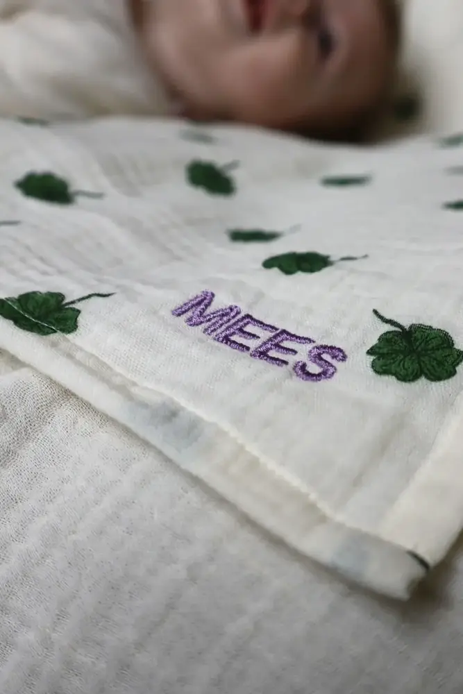 Studio Noos Studio Noos | Swaddle Print Medium | White Clover