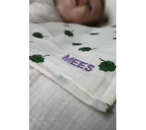 Studio Noos Studio Noos | Swaddle Print Medium | White Clover