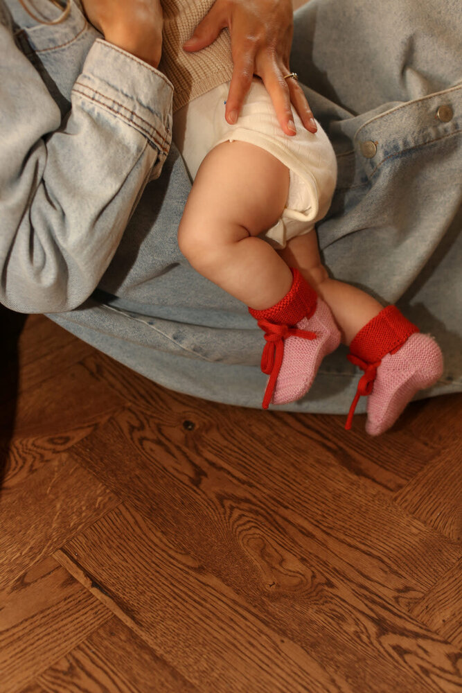 Hvid Hvid | Booties 9-15M | Cotton Candy/Red
