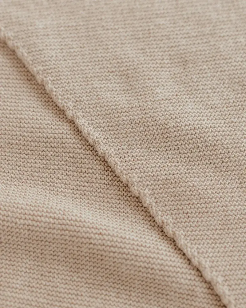 Hvid Hvid | Triangle Scarf Josephina | Sand