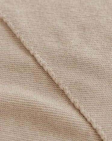 Hvid Hvid | Triangle Scarf Josephina | Sand