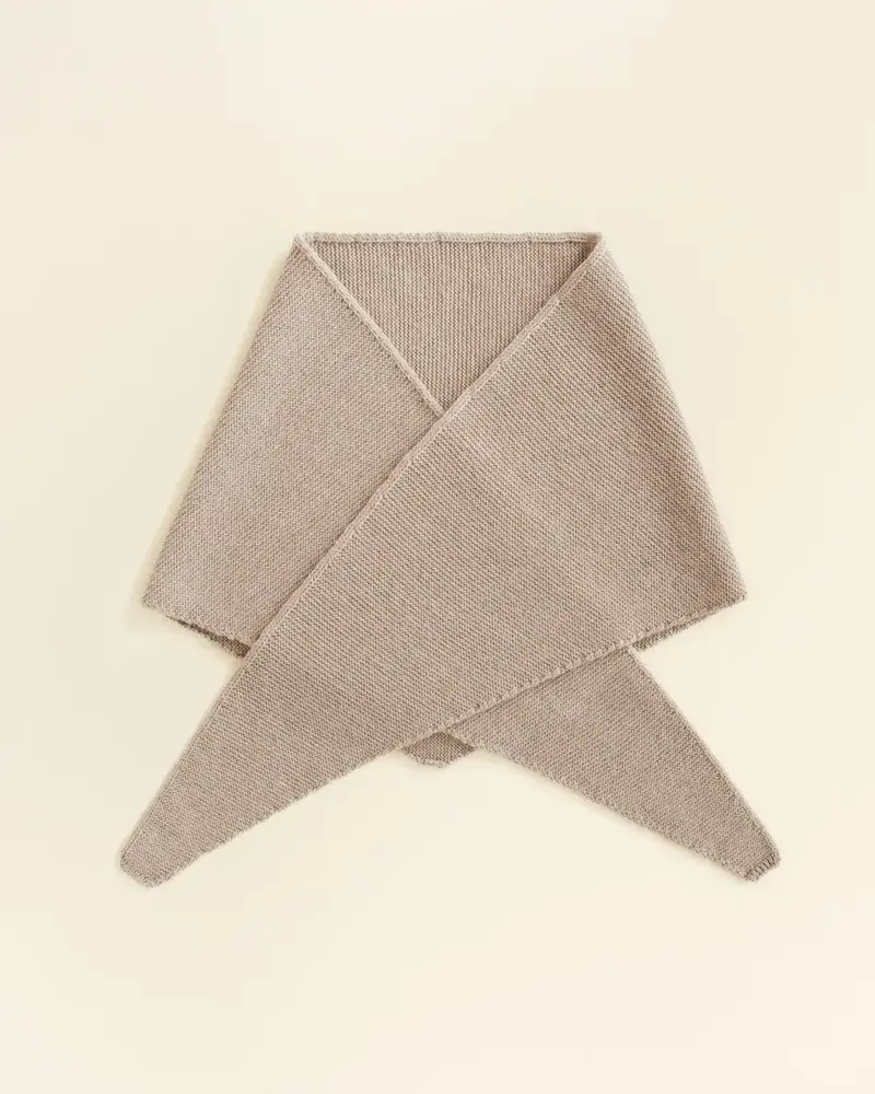 Hvid Hvid | Triangle Scarf Josephina | Sand