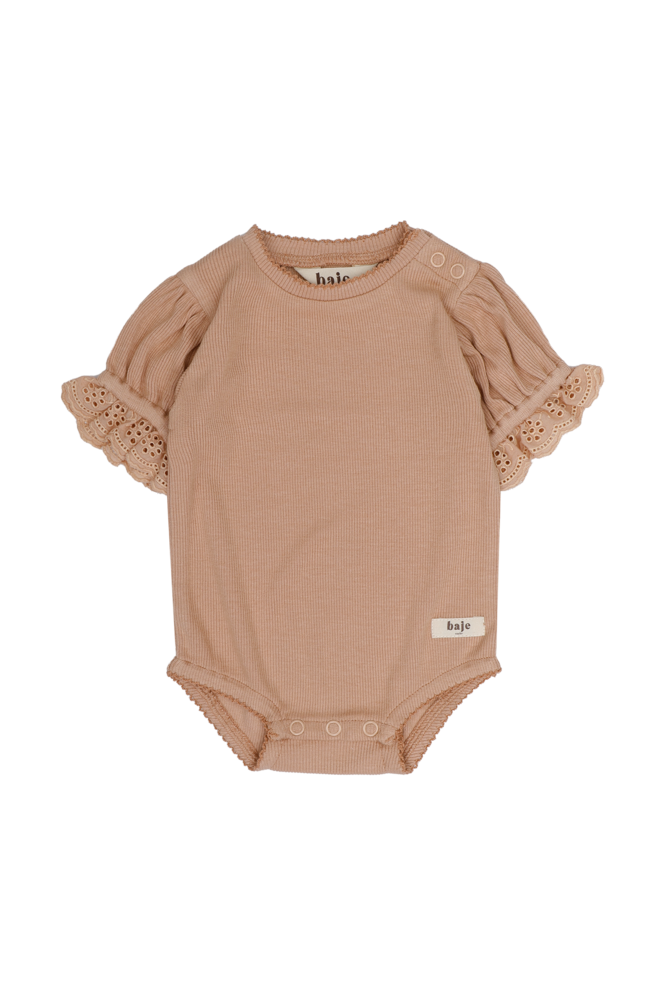 Baje Studio Baje Studio | Aisa | Rose cafe