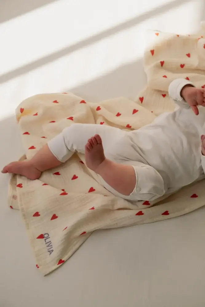 Studio Noos Studio Noos | Swaddle Print Large | Beige Hearts