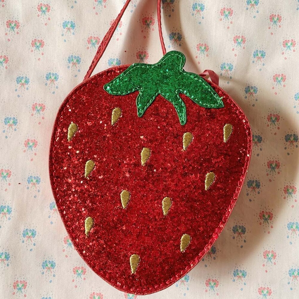 Konges Sløjd Konges Sløjd | Tut Strawberry Shoulder Bag | Barbados Cherry