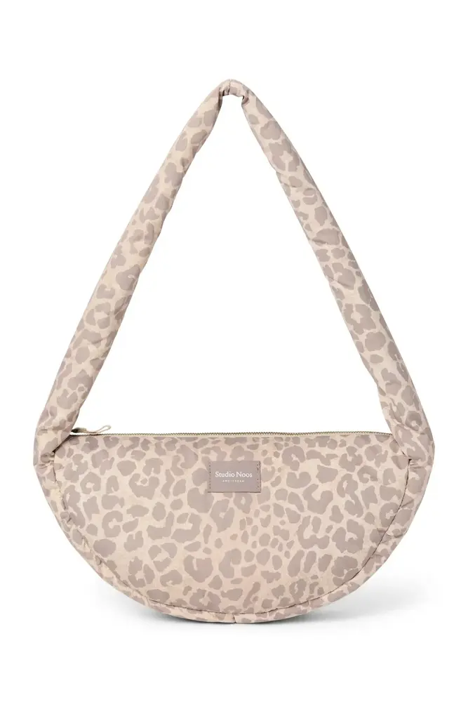 Studio Noos Studio Noos | Puffy mini cross body bag | Beige leopard