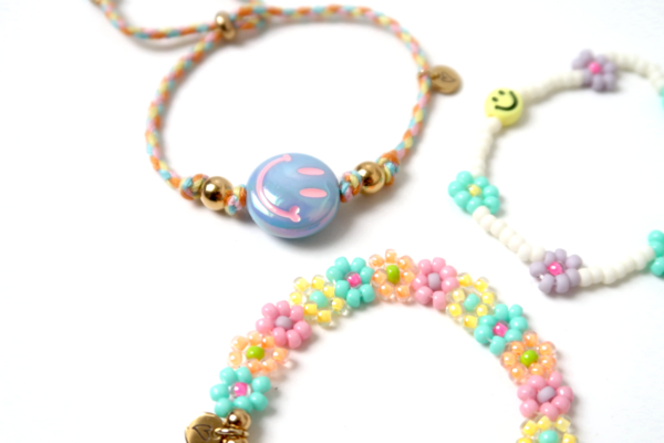 LOVE issue LOVE issue | Bracelet | Happy Smiley | Light blue/orange